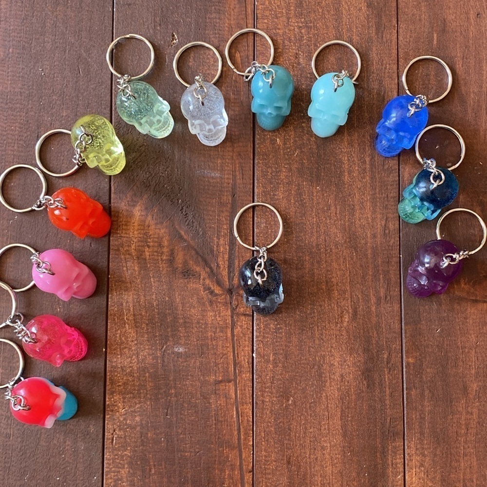 Handmade Resin Clear Gray Skull 3” Keychain Gothic Backpack Purse Bag Charm NEW - Picture 8 of 8